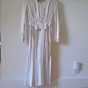 Vintage white linen lawn dress/wedding dress/tea gown Small